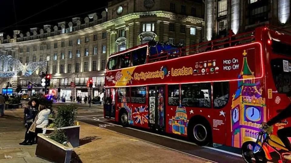 Christmas lights bus tour with hop-on hop-off Thames River pass