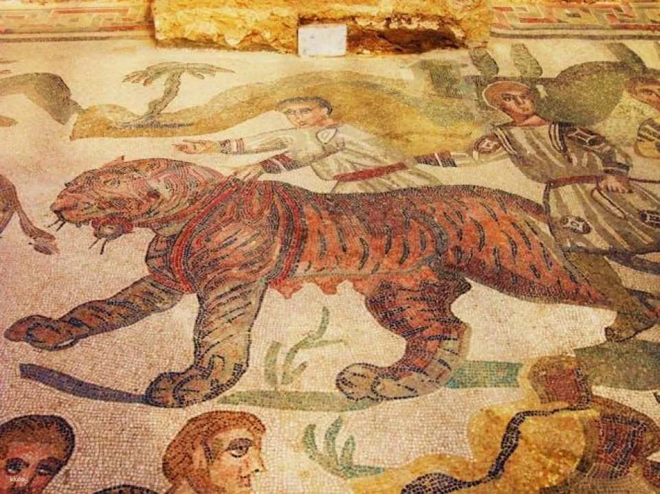 Skip-the-line guided tour of Villa Romana del Casale