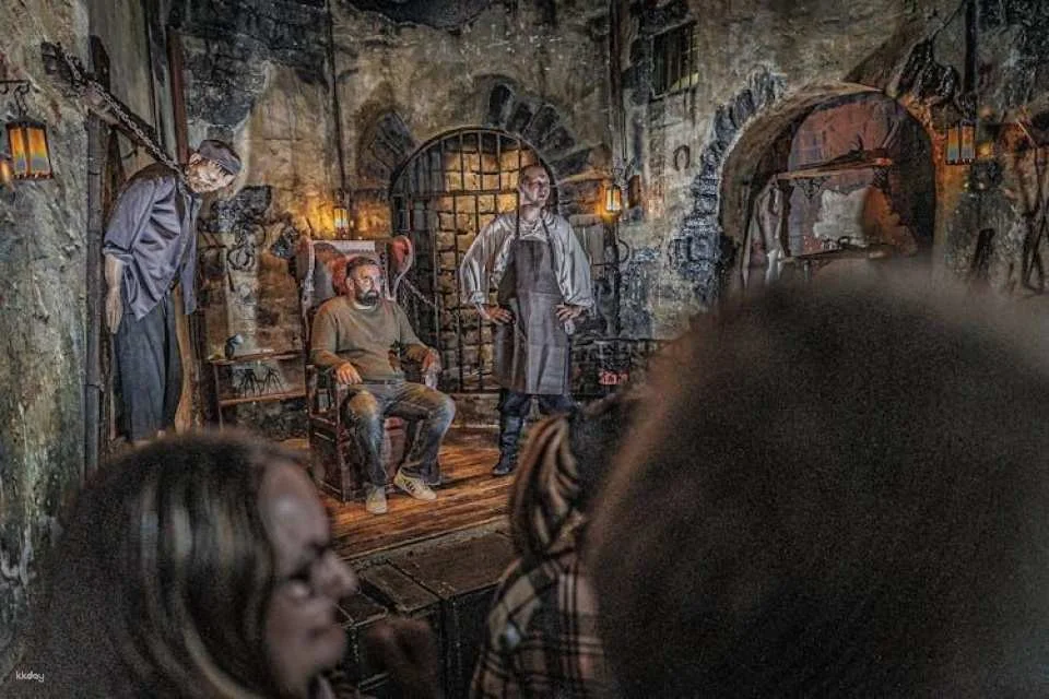 English guided tour of Hamburg Dungeon
