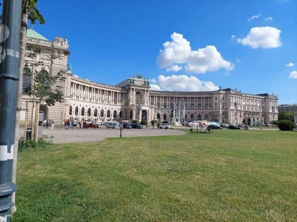 In-app audio tour of Vienna's architectural landmarks