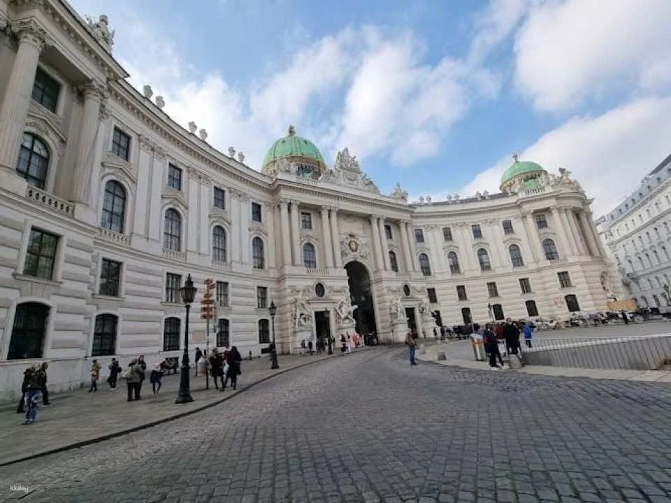 In-app audio tour of Vienna's architectural landmarks