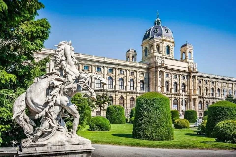 In-app audio tour of Vienna's architectural landmarks
