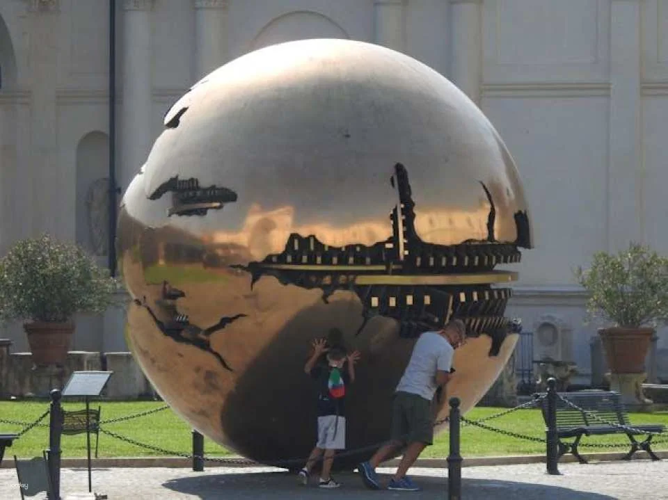 Vatican, Sistine Chapel and St Peter's Square tour in small group with Dutch guide