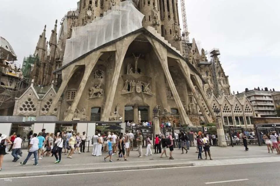 Go City | Barcelona Explorer Pass