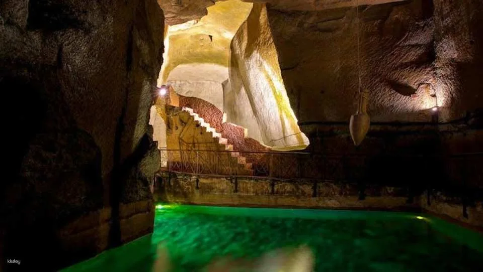 Naples pass with Pompeii, Underground and hop-on hop-off bus tour