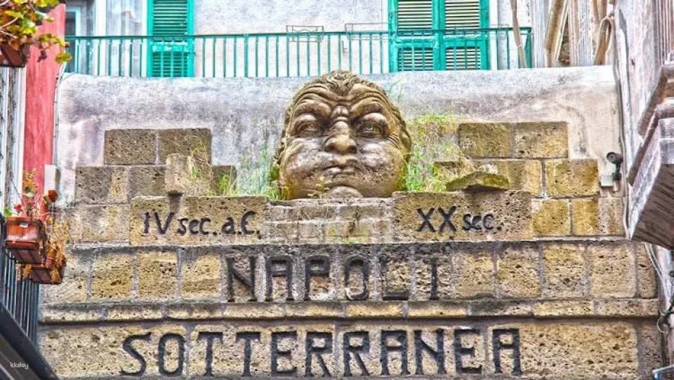 Naples pass with Pompeii, Underground and hop-on hop-off bus tour