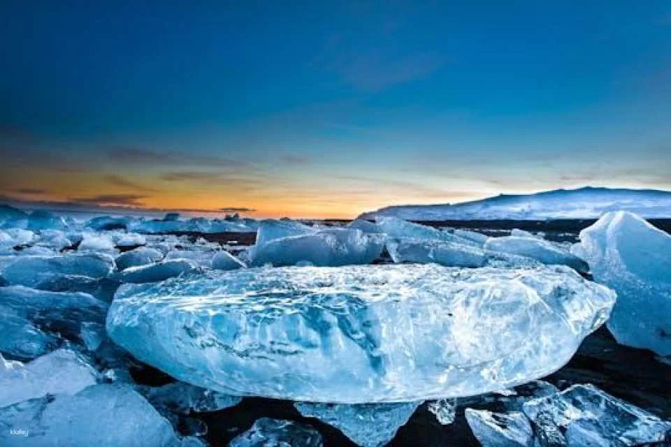 Glacier Lagoon Jökulsárlón day tour from Reykjavik (607859)