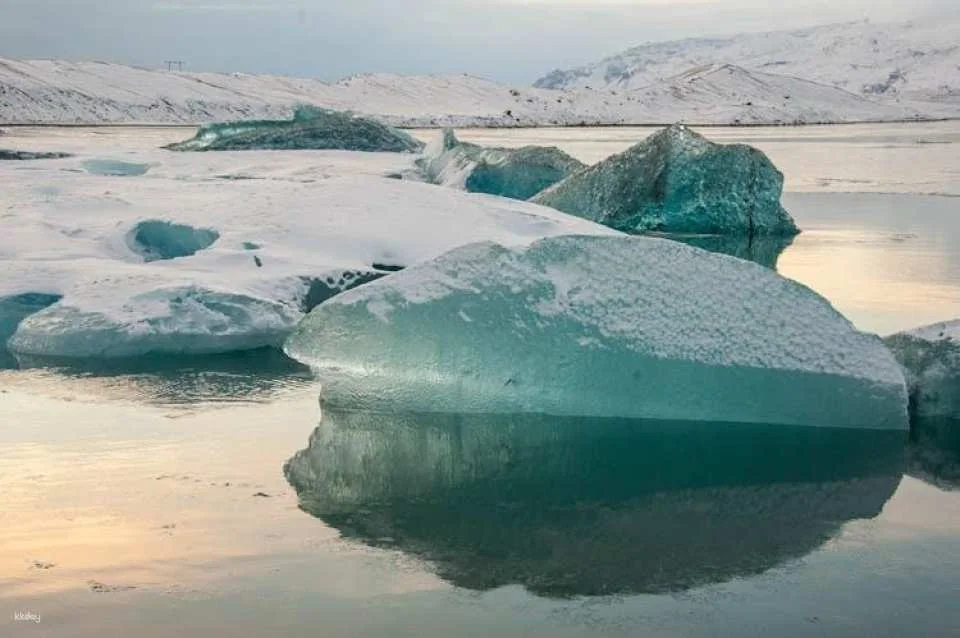 Glacier Lagoon Jökulsárlón day tour from Reykjavik
