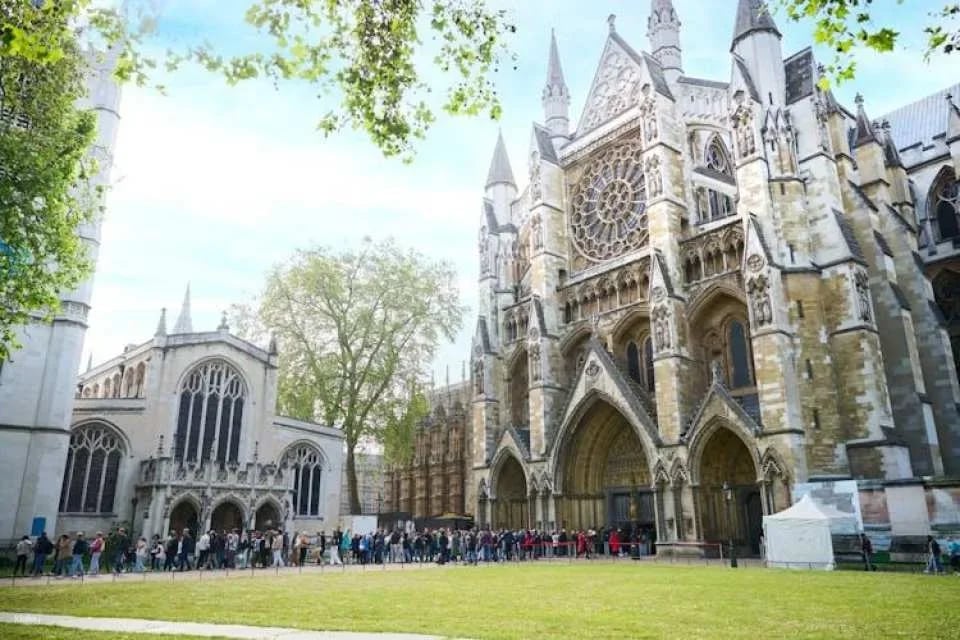 London in a Day: Tower of London, Westminster Abbey and river cruise