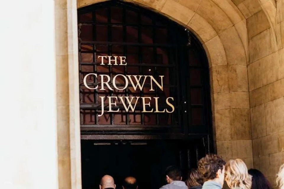 London in a Day: Tower of London, Westminster Abbey and river cruise