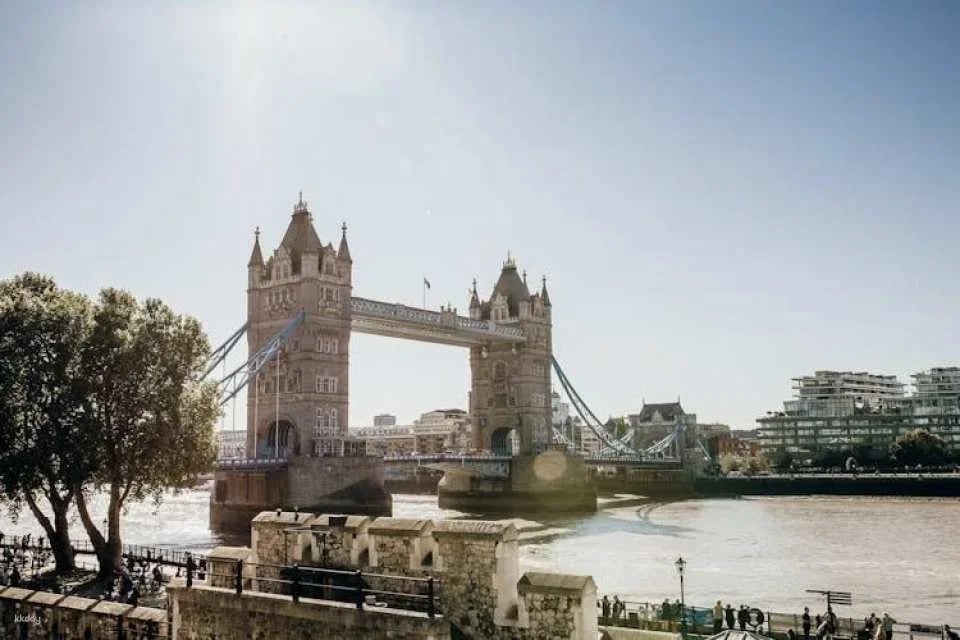 London in a Day: Tower of London, Westminster Abbey and river cruise