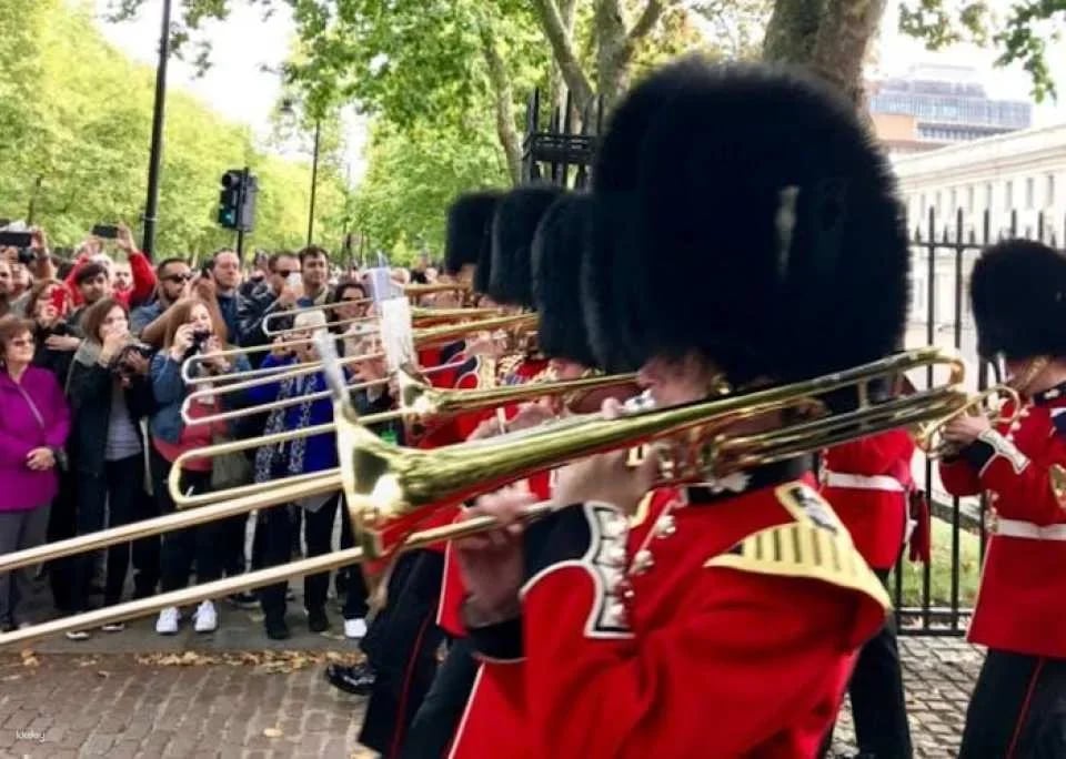 London in a Day: Tower of London, Westminster Abbey and river cruise