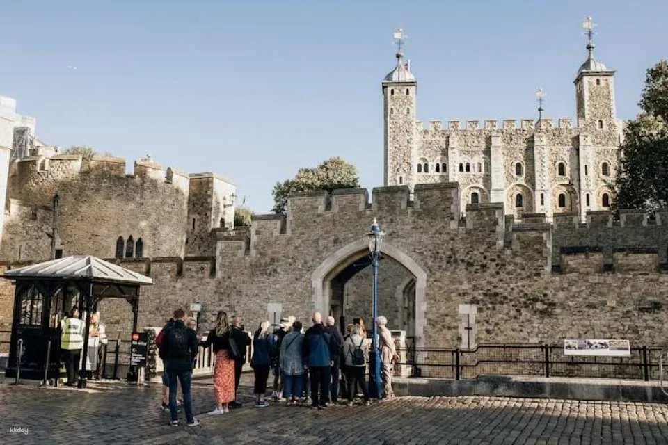 London in a Day: Tower of London, Westminster Abbey and river cruise