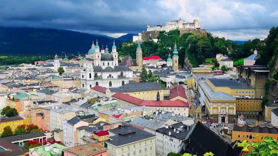 Salzburg top sights self-guided tour with Mozart and Sound of Love