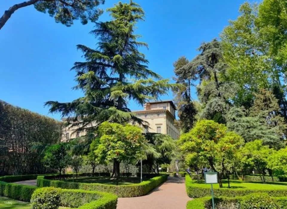 Campo de' Fiori, Villa Farnesina and Trastevere walking tour