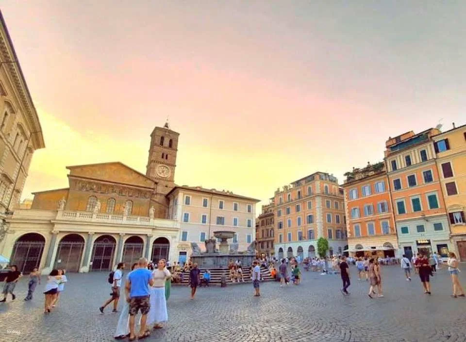 Campo de' Fiori, Villa Farnesina and Trastevere walking tour