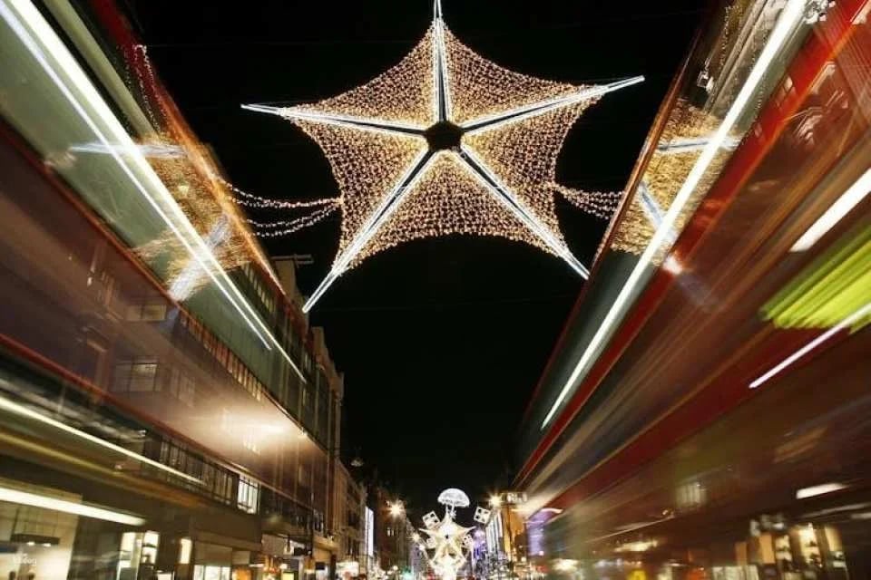 London Christmas Lights Tour by Vintage Double-Decker Bus