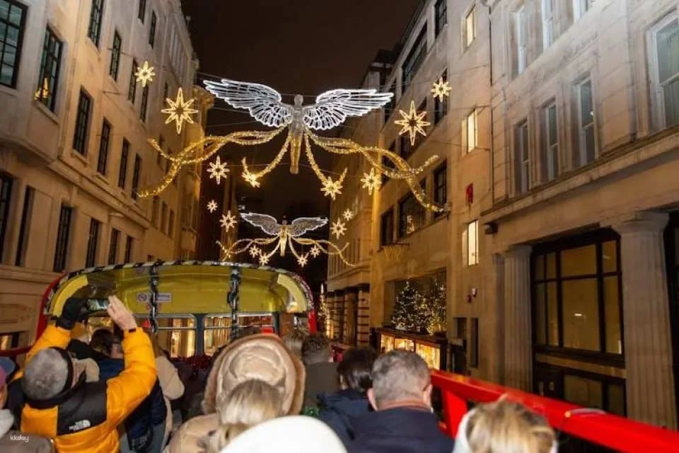 London Christmas Lights Tour by Vintage Double-Decker Bus