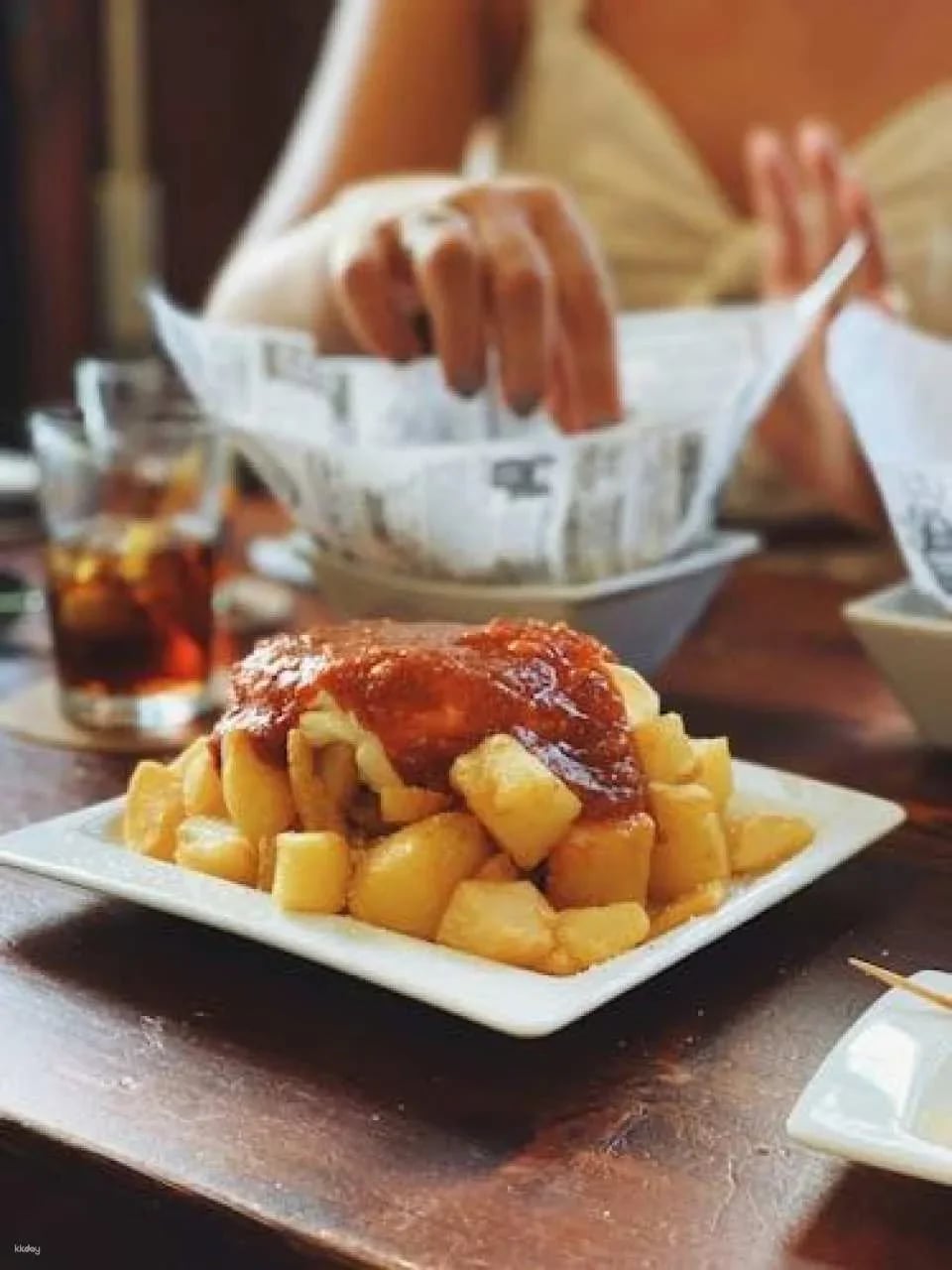 Barcelona district tour with traditional tapas tasting