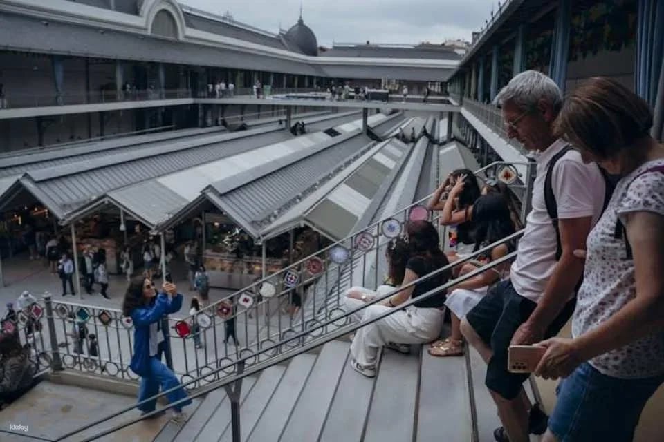 Porto food and wine tasting walking tour