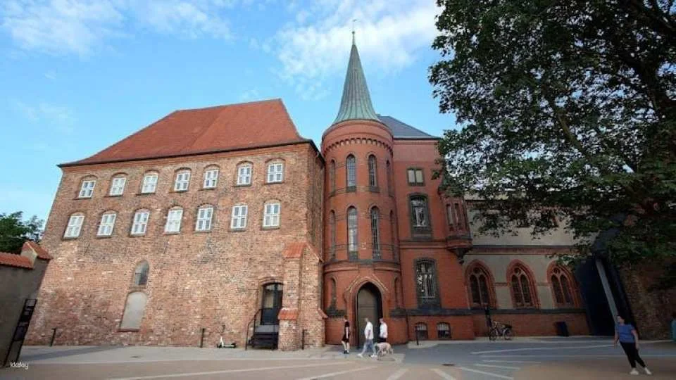 Audio tour through the historic architecture of Lübeck