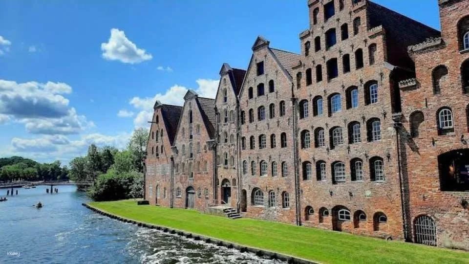 Audio tour through the historic architecture of Lübeck
