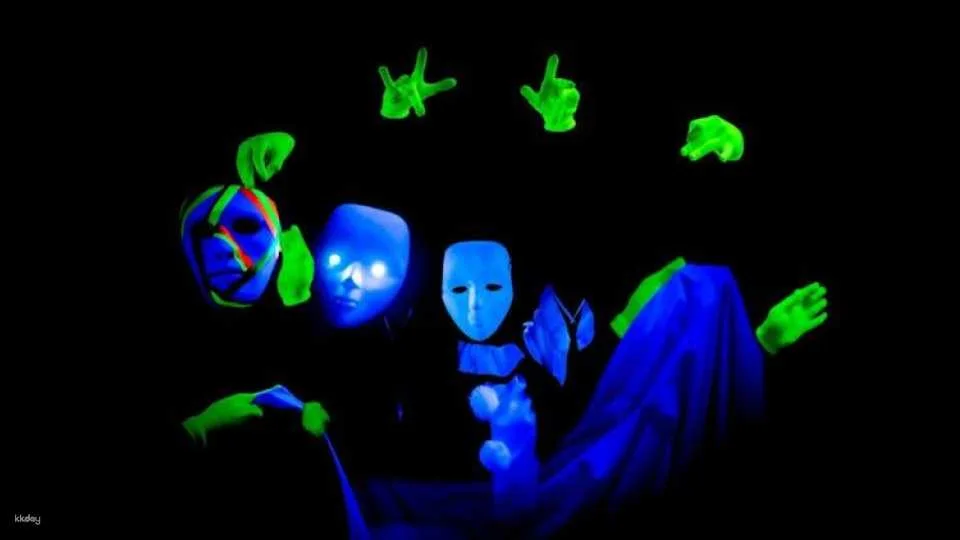 Black light theatre show in Prague "Images of Love"