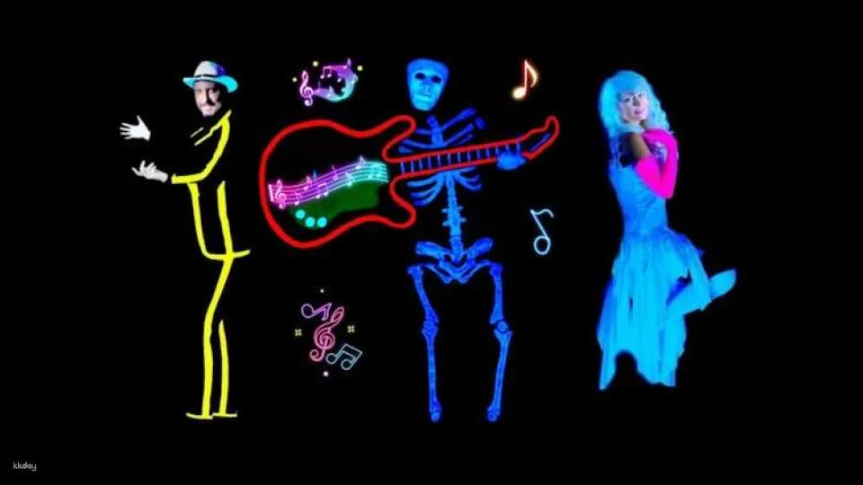 Black light theatre show in Prague "Images of Love"