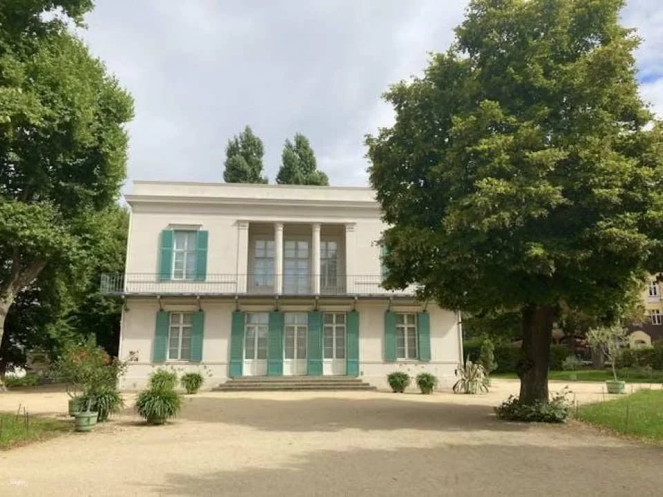 Self-guided audio tour of Charlottenburg palace and gardens