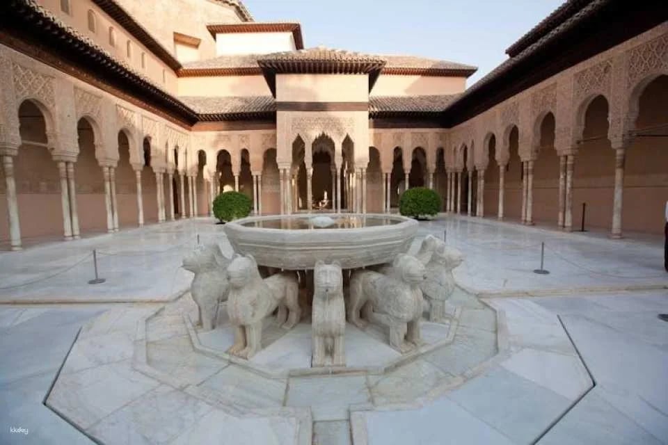 Alhambra Tickets and Small Group Guided Tour in Granada