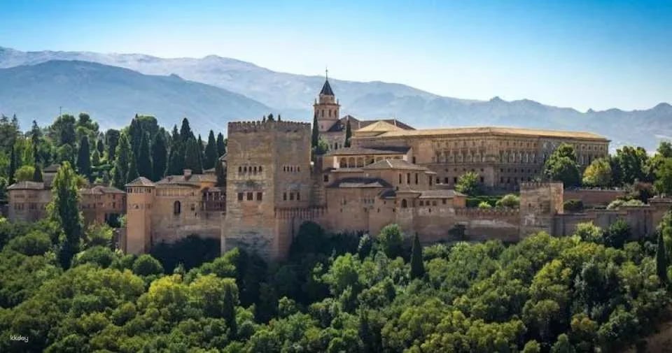 Alhambra Tickets and Small Group Guided Tour in Granada