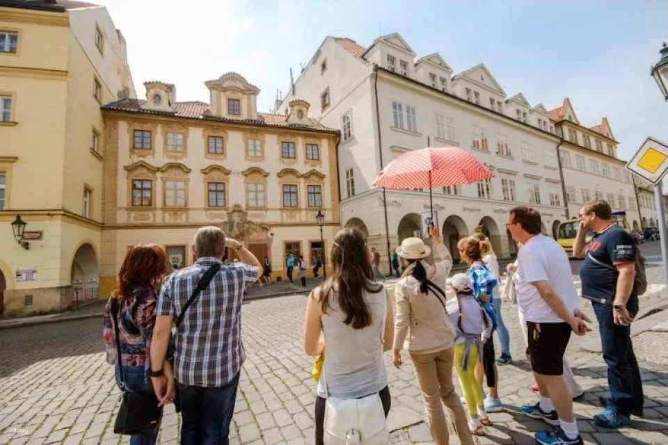 Prague sightseeing with bus, walking tour, lunch and river cruise