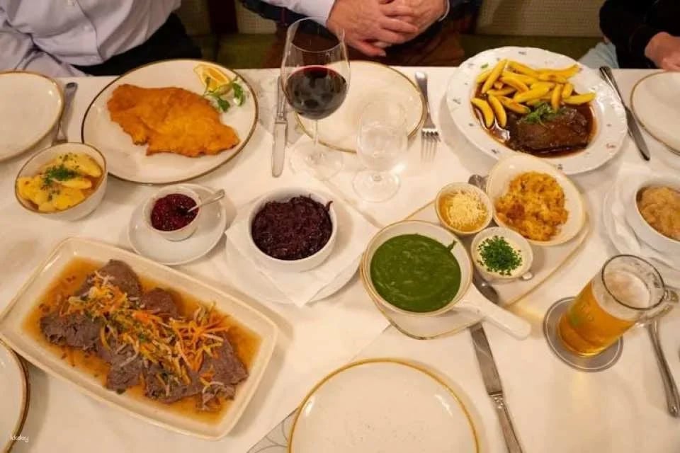 Vienna food, coffee and market guided tour