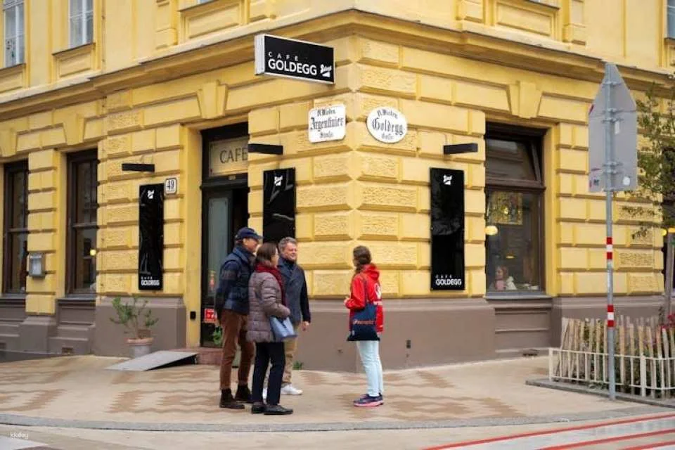 Vienna food, coffee and market guided tour