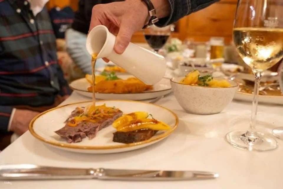 Vienna food, coffee and market guided tour