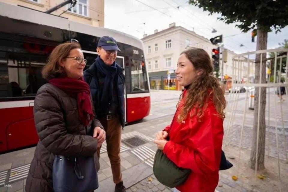 Vienna food, coffee and market guided tour