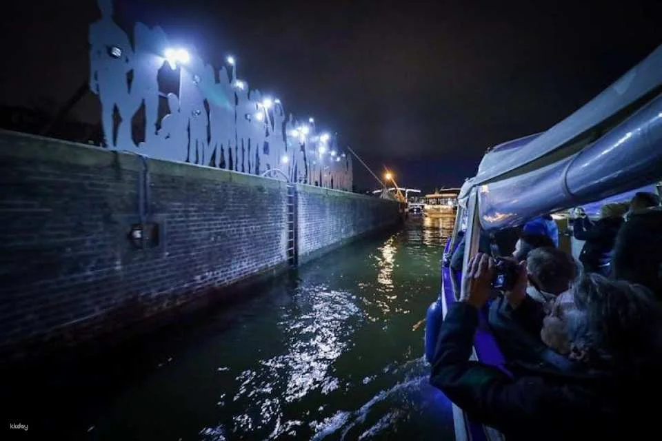 Amsterdam Light Festival cruise with open bar