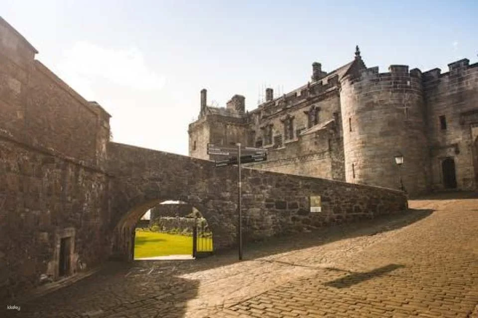Stirling Castle, Loch Lomond and Whisky Tour from Glasgow (608552)
