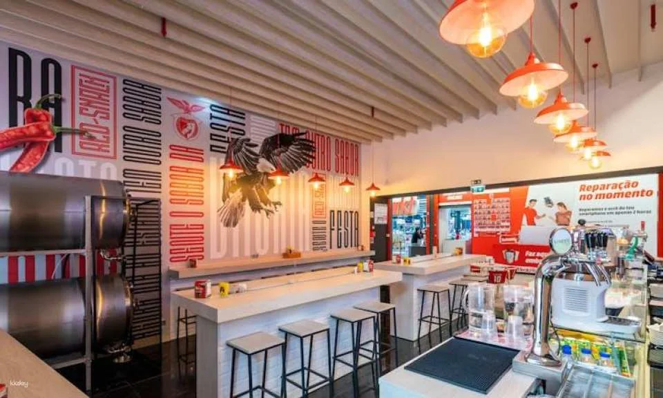 SL Benfica Stadium and Cosme Damião Museum tour with light meal