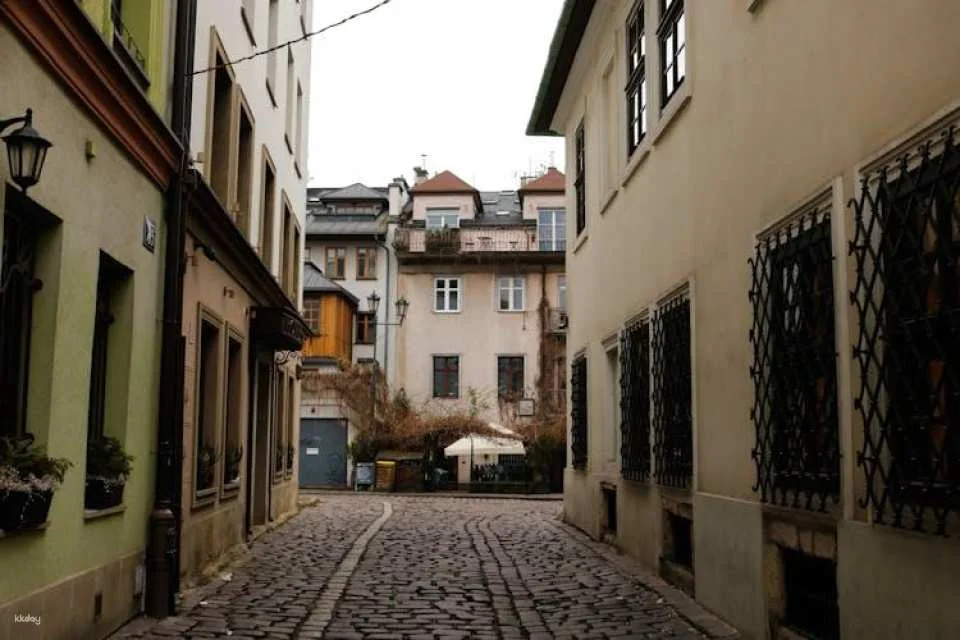 Schindler story walking tour through Kazimierz and the ghetto