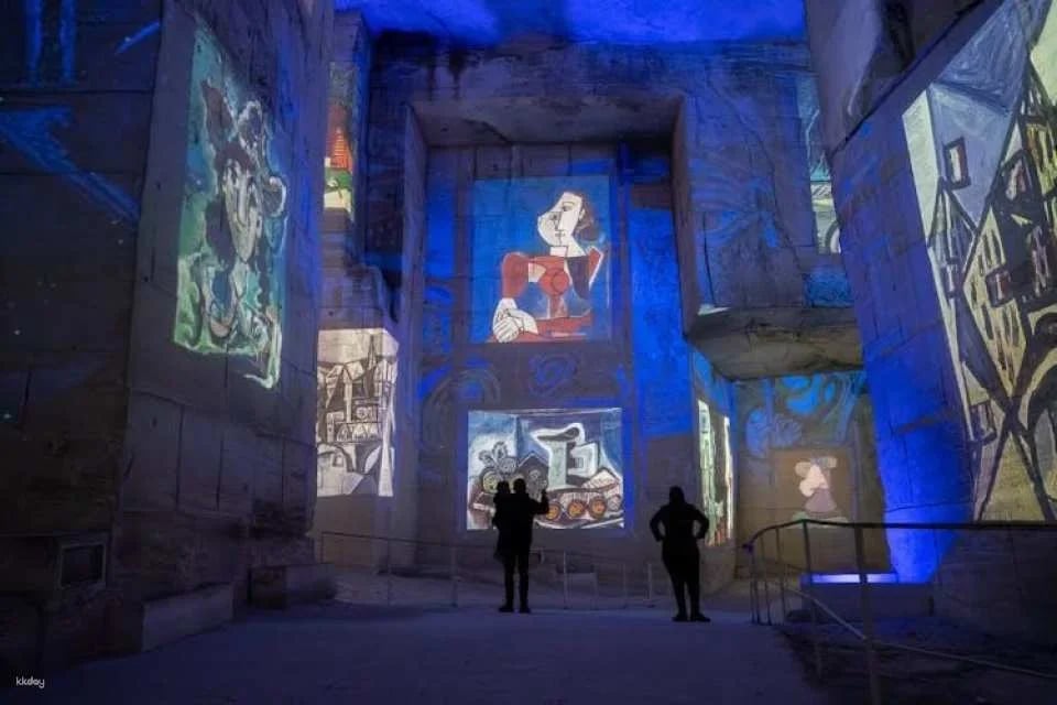 Carrières des Lumières immersive art experience