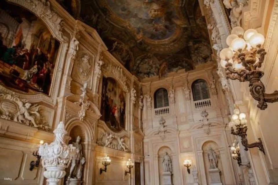Royal Palace guided tour with skip the line ticket