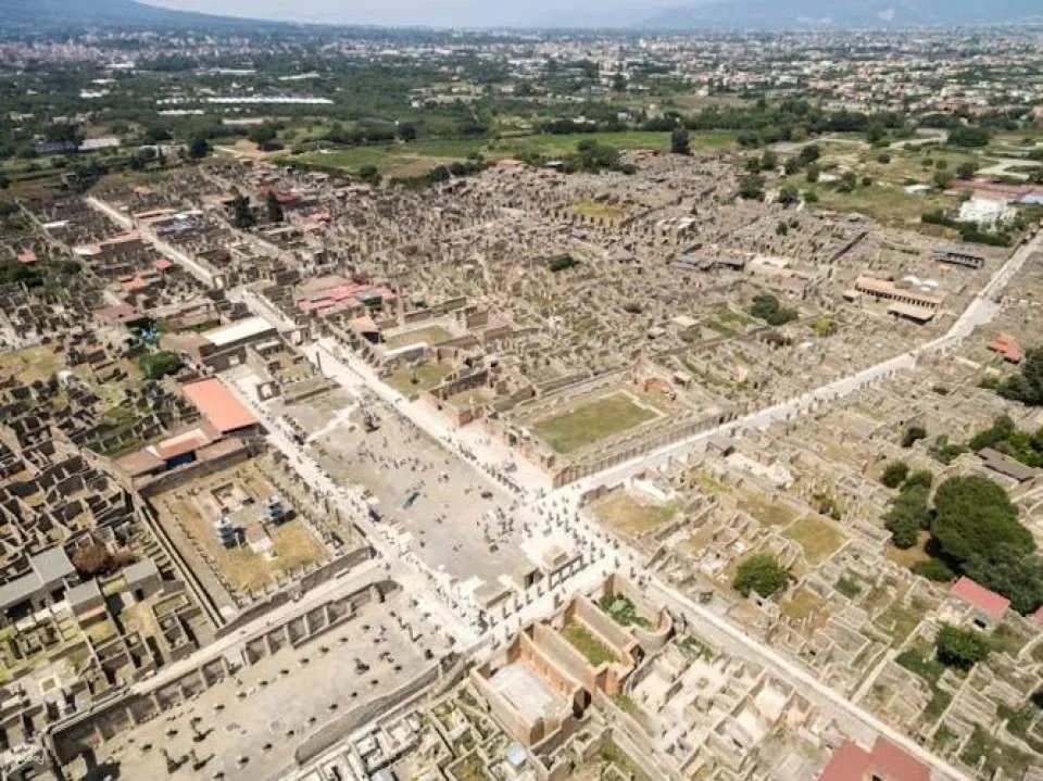 Vesuvio and Pompeii full-day audio guided tour from Naples