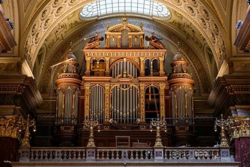 St.Stephen's Basilica Entrance with Grand Organ Concert