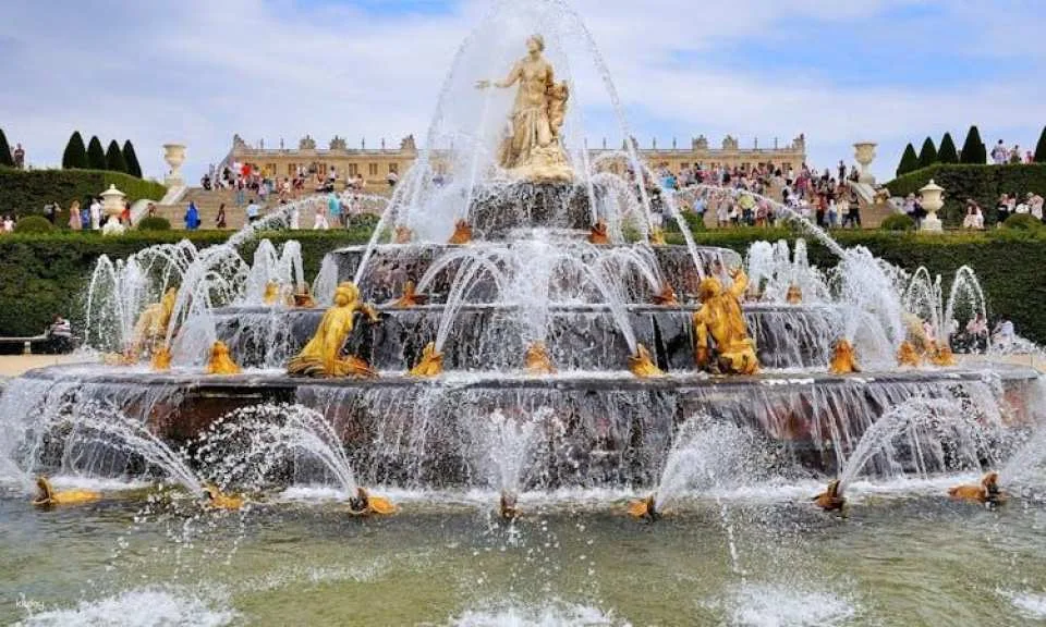Versailles Palace guided visit from Paris and optional Gardens