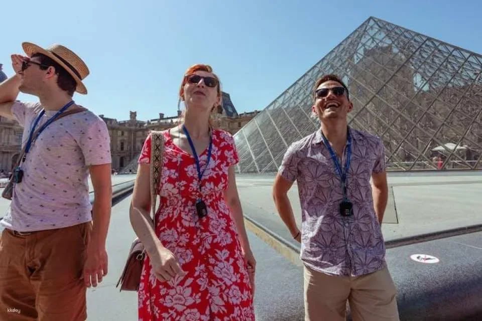 Louvre guided tour with priority entry and audio guide