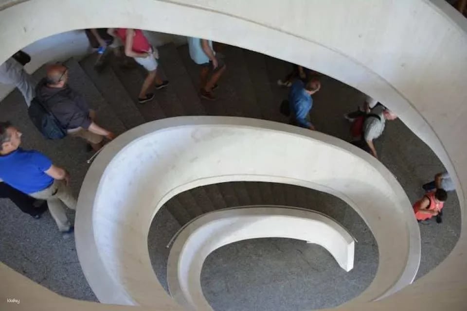 Palau de les Arts Reina Sofía guided tour
