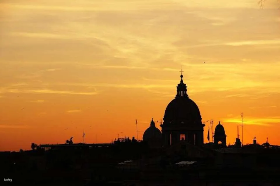 Rome piazzas and fountains sunset guided tour with aperitivo