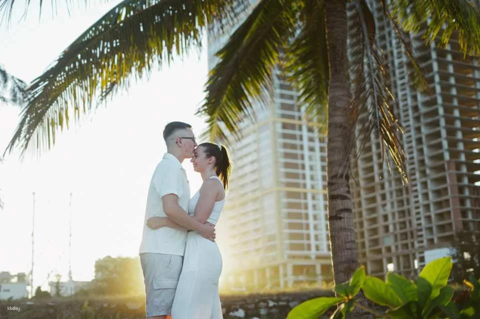 Da Nang: Beach Photoshoot with Professional Photographer