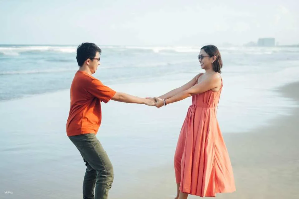 Da Nang: Beach Photoshoot with Professional Photographer
